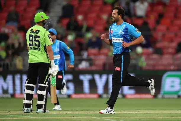 Sydney Thunder is All out at Only 15 Runs